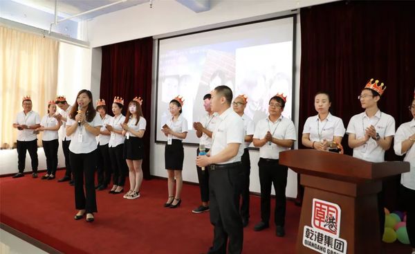 過(guò)生日的家人