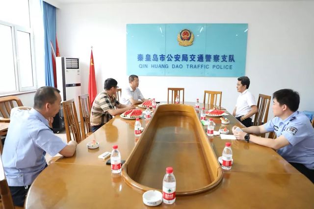 乾港慰問(wèn)一線干警 乾港慰問(wèn)一線干警