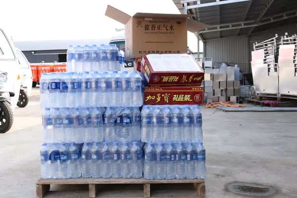 乾港集團(tuán)高層慰問(wèn)一線(xiàn)員工